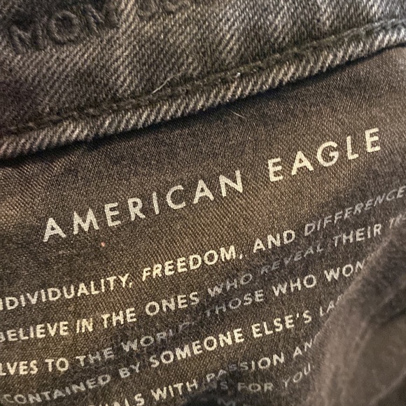 American Eagle Black Distressed Mom Jeans 00 EUC - Picture 8 of 12